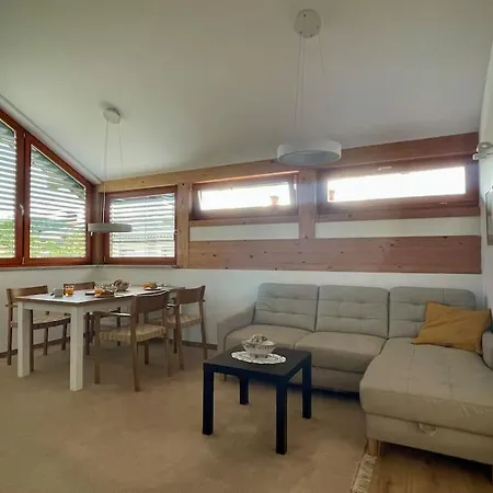 Apartman Klinar - Attractive New Two-story *