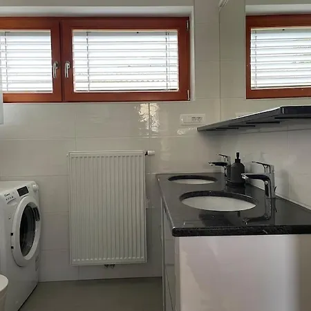 Klinar - Attractive New Two-story Apartament