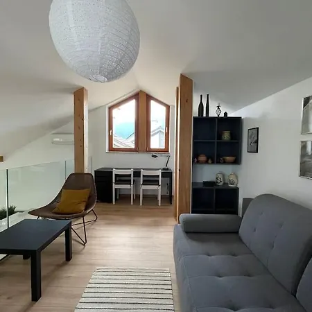 Klinar - Attractive New Two-story * Bled