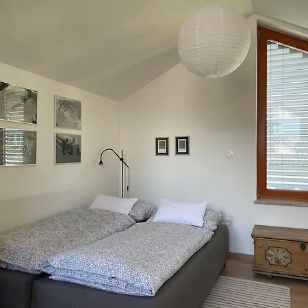 Klinar - Attractive New Two-story Apartment *