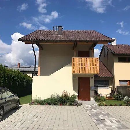 Apartman Klinar - Attractive New Two-story